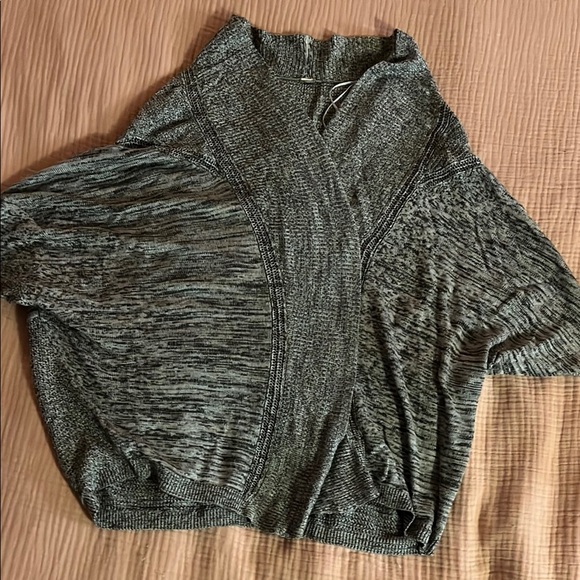 Women's LuluLemon Yoga Sweater - Picture 1 of 7